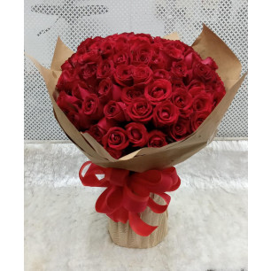 Especial - Arranjo com 100 Rosas Vermelhas